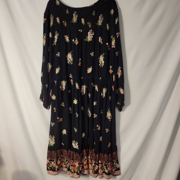 Black Floral Dress with Border Size 28W plus Host Pick - Picture 2 of 7